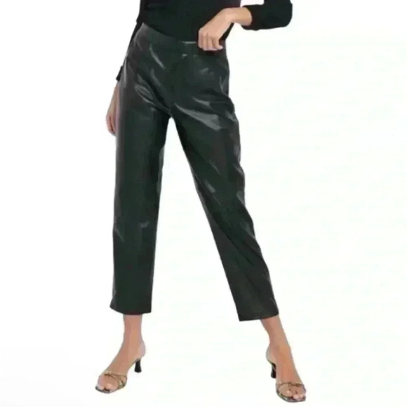 7 FOR ALL MANKIND | Vegan Leather Black Crop Pants - Picture 5 of 5
